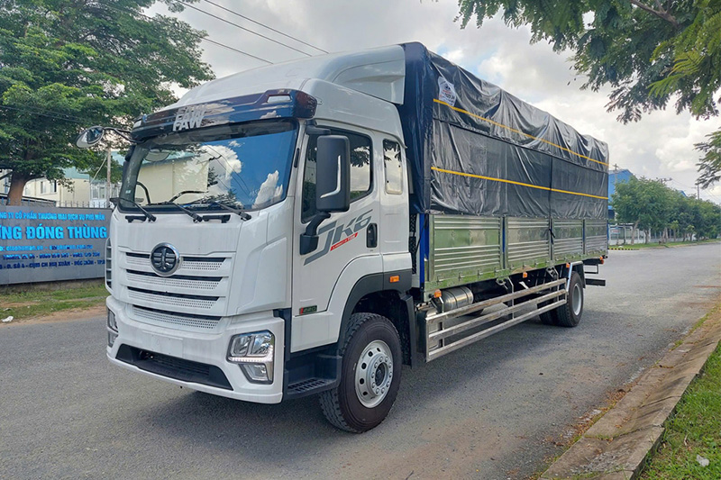 XE TẢI FAW 8.3 TẤN JK6 THÙNG BẠT 8M3