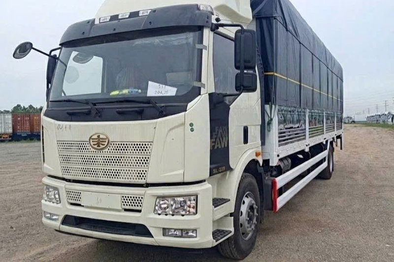 Xe tải thùng chở xe máy