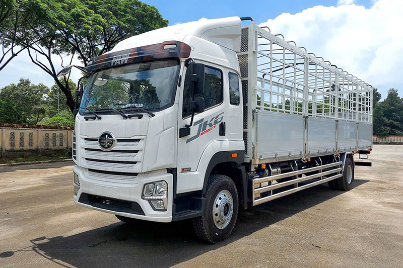 Xe tải thùng mui bạt 8,4 tấn thùng 8m Faw 2026